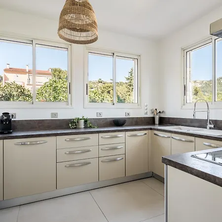 Des Ecoles Par Dodo A Apartment *